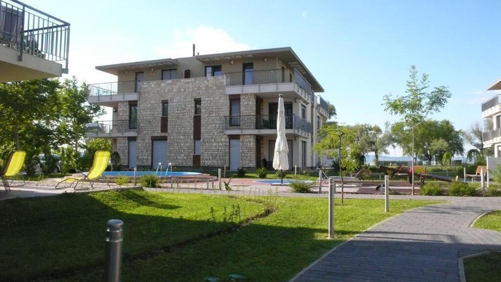 Lakeside Luxury Apartment Zamárdi Eksteriør bilde
